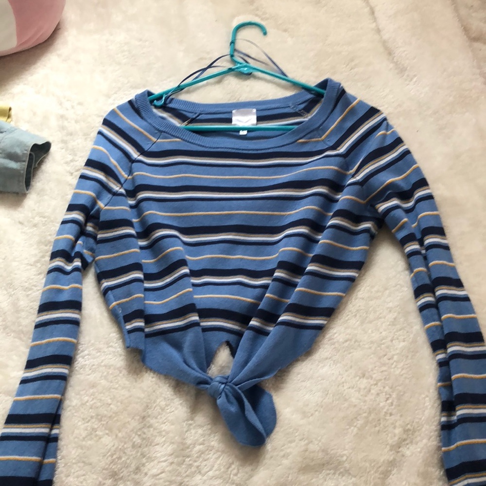 Long sleeve crop top